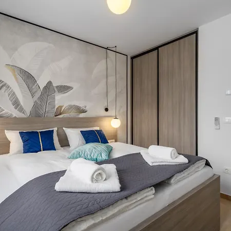 Blue Sky Apartment